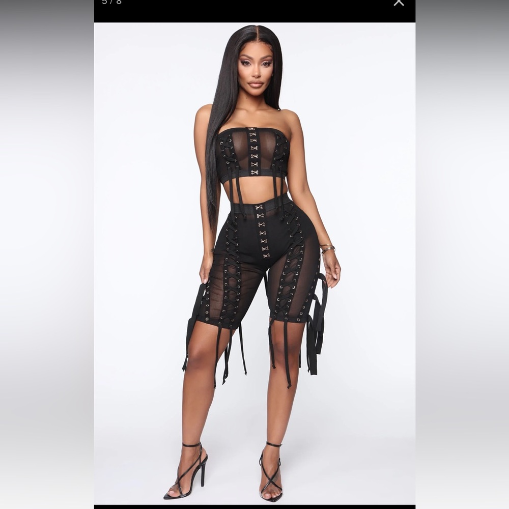 Lace up short set